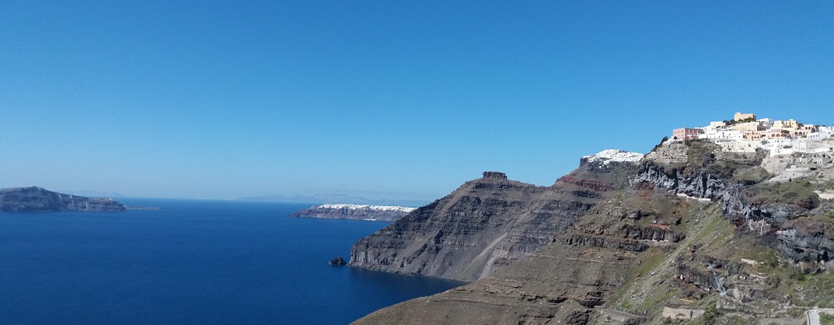 Η Σαντορίνη και οι… άλλοι